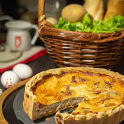 Une image de Quiche Savoyarde de Recette Avec Poulet et Reblochon - image générée par IA (DALL-E)